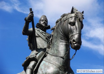 Felipe III Statue